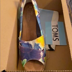 Toms Wedge shoes open toed